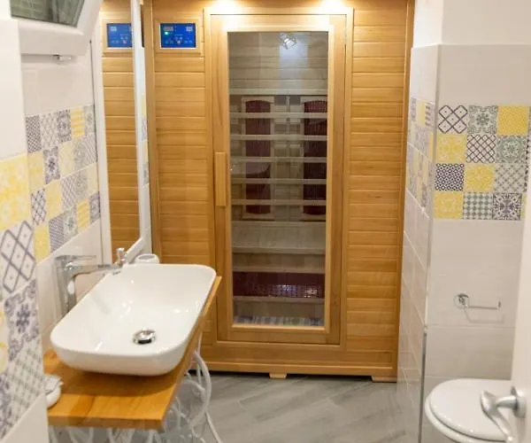 La Casa Nel Vicolo 2 *